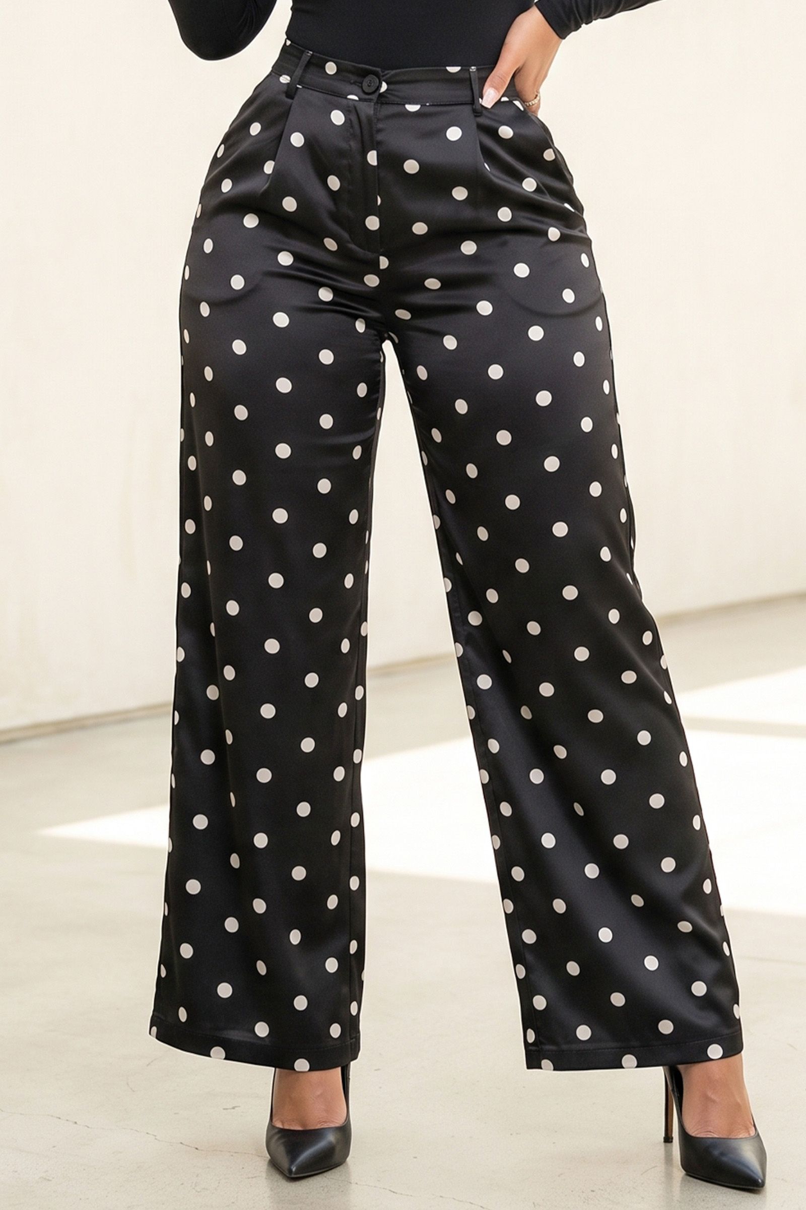997-HIGH RISE POLKA DOT REAR ELASTIC BAND WIDE LEG SATIN PANT, Contents: