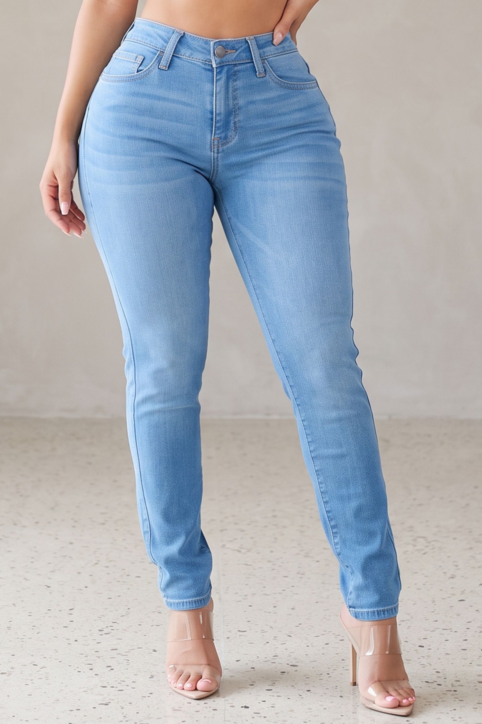 18774LT-MEDIUM WASHED SKINNY JEAN, Contents: